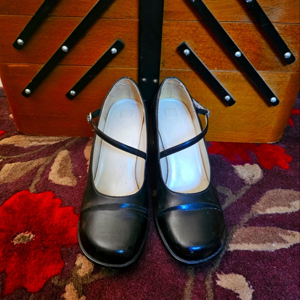 Size 8 Black Mary Jane Pumps